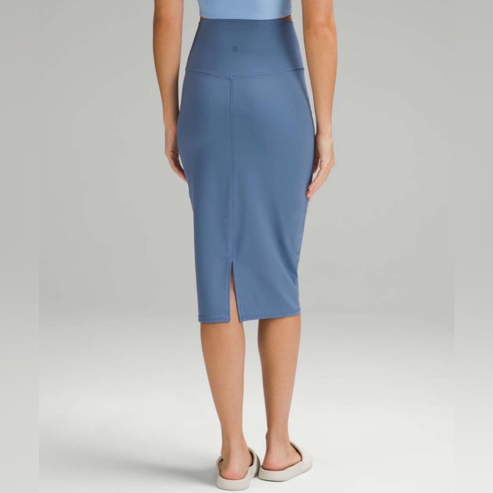 Nulu HR Slim Fit Skirt Back Slit Oasis Blue Size 6 NWT